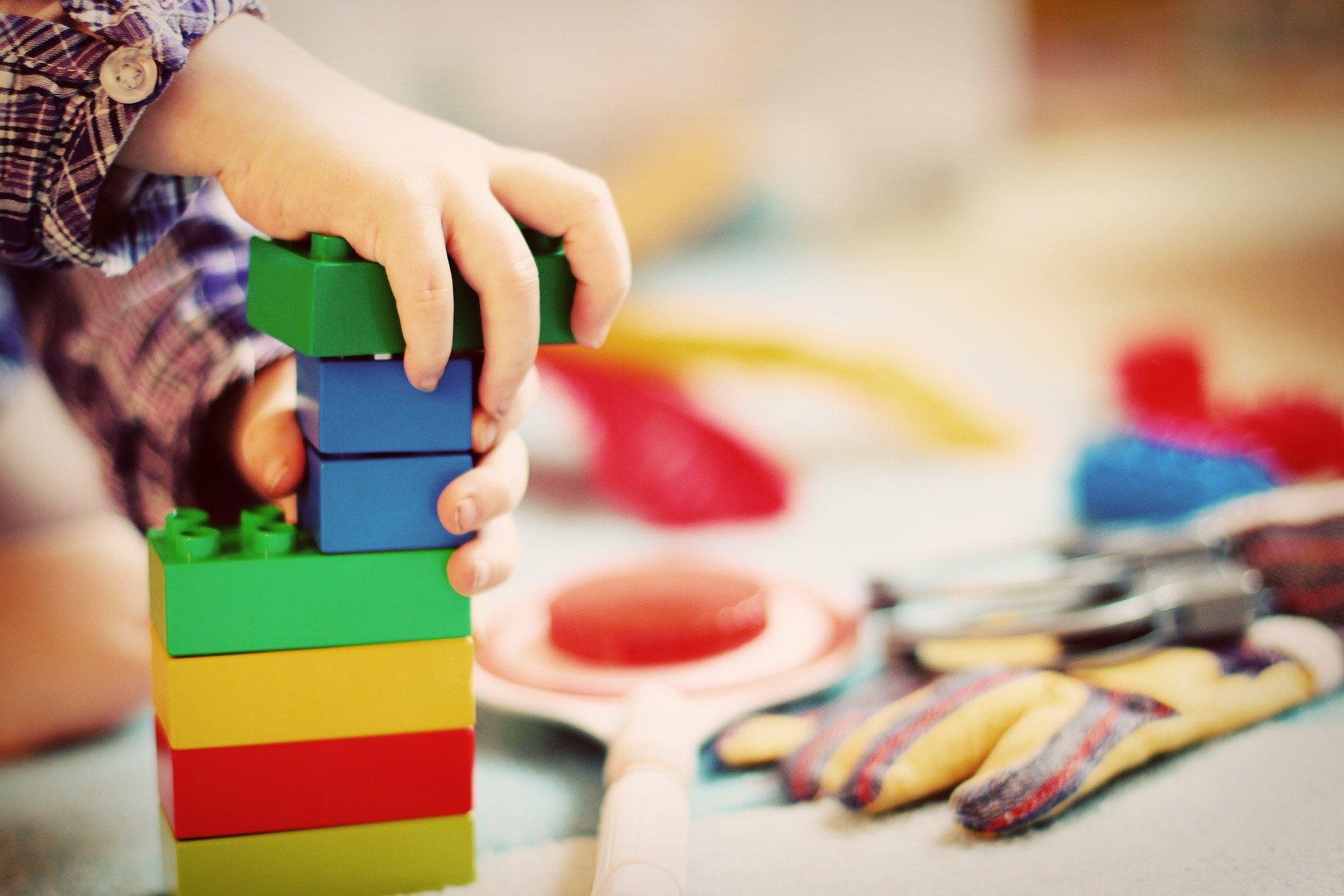 Image de l'article Quels sont les bienfaits des jouets en bois pour enfants ?