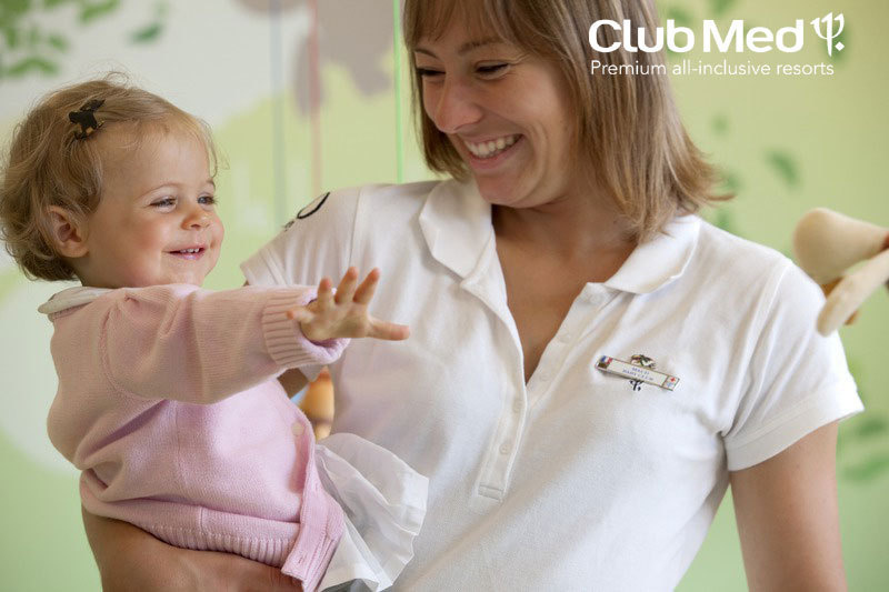 Les avantages à travailler dans la petite enfance au Club Med !