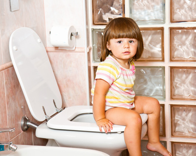 Comment aider un enfant durant l’acquisition de la propreté en crèche ?